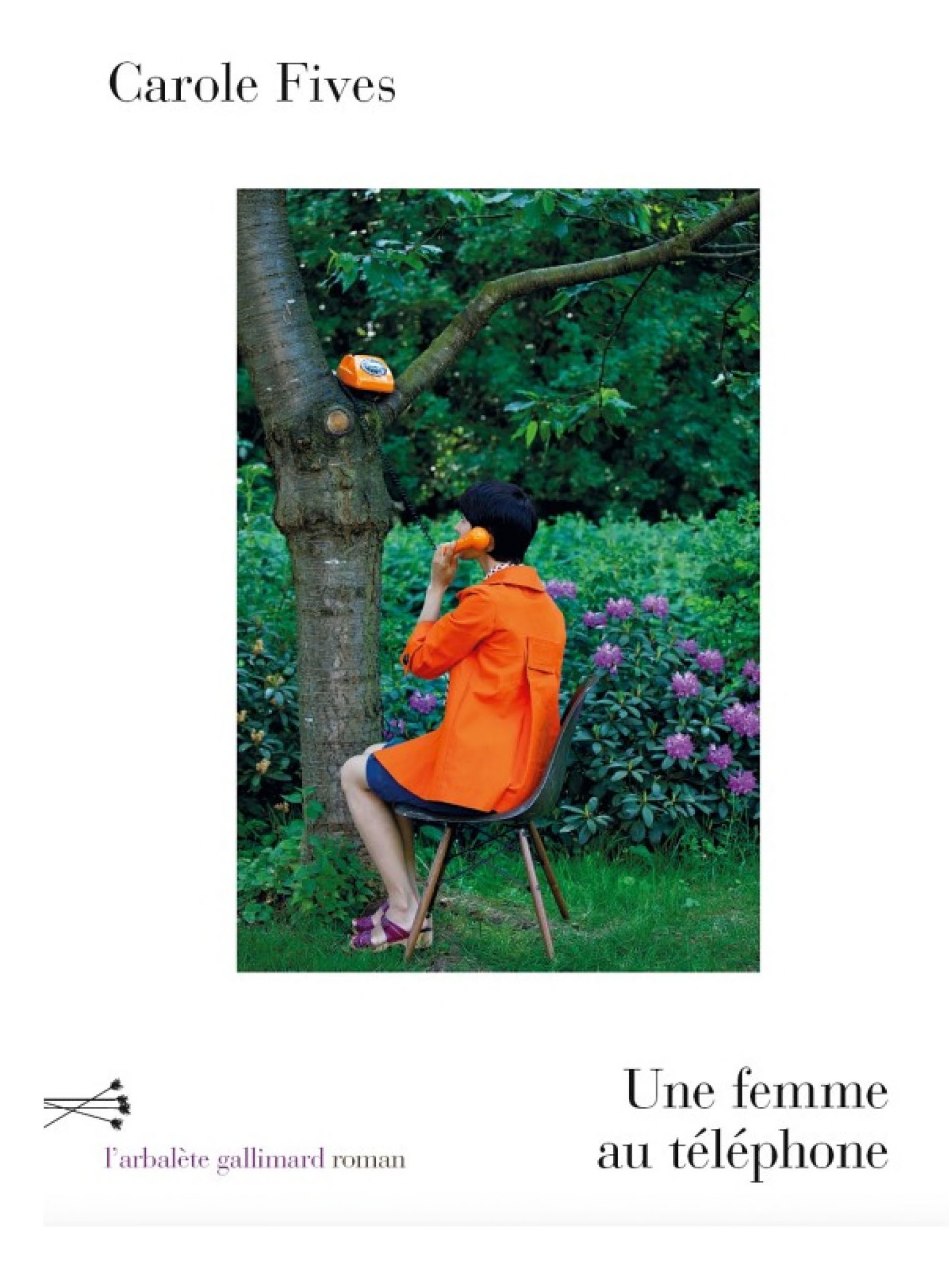 Une femme au téléphone